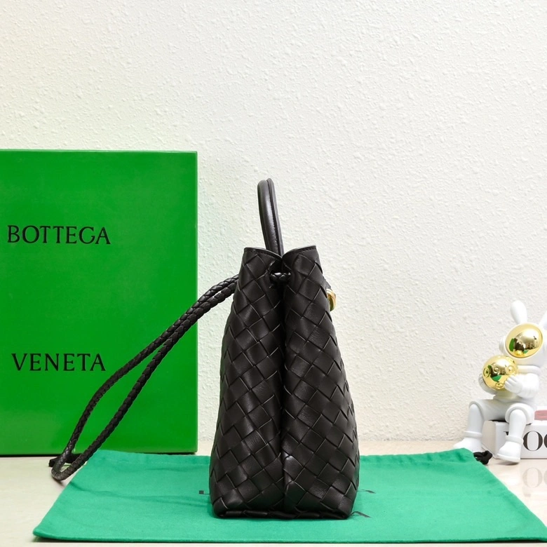 Minimalist Bottega Veneta Top Handle Bags 67758