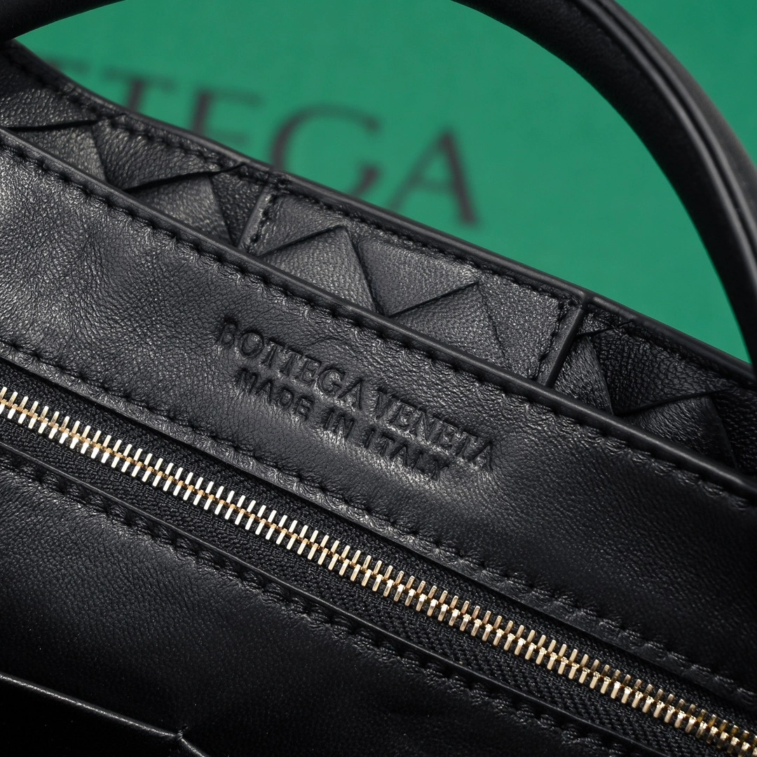 FreshLook Bottega Veneta Top Handle Bags 67697