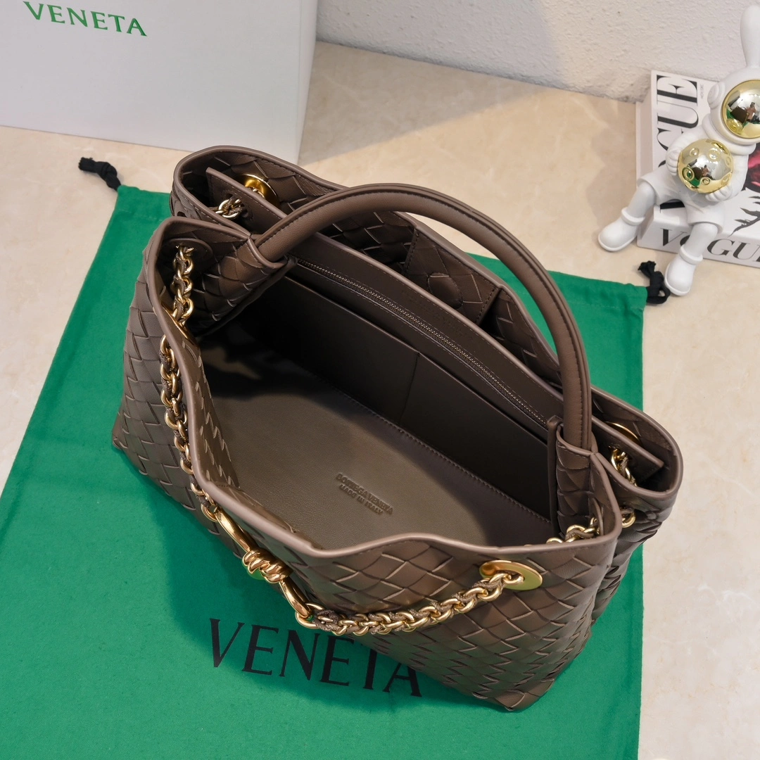 Unisex Bottega Veneta Top Handle Bags 67685