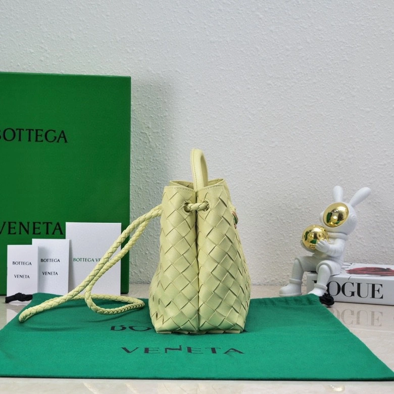 ZeroBulk Bottega Veneta Top Handle Bags 64143