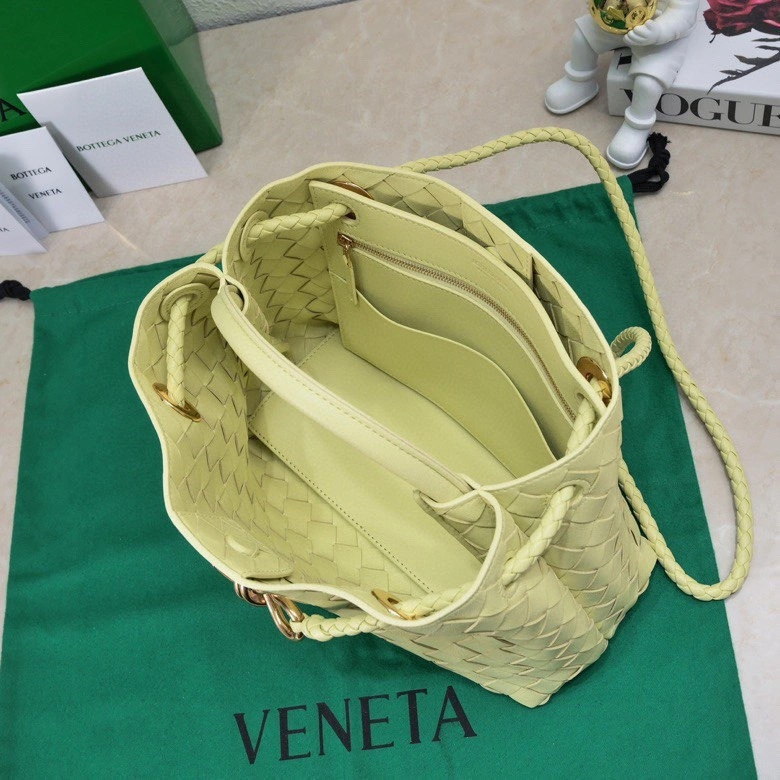 ZeroBulk Bottega Veneta Top Handle Bags 64143