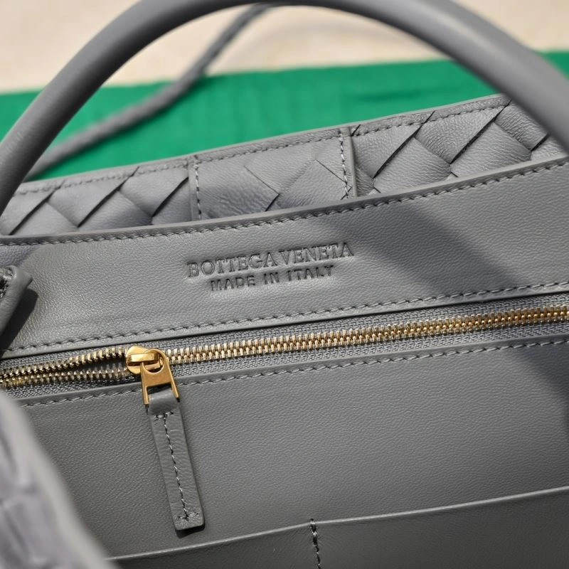 Casual Bottega Veneta Top Handle Bags 64126