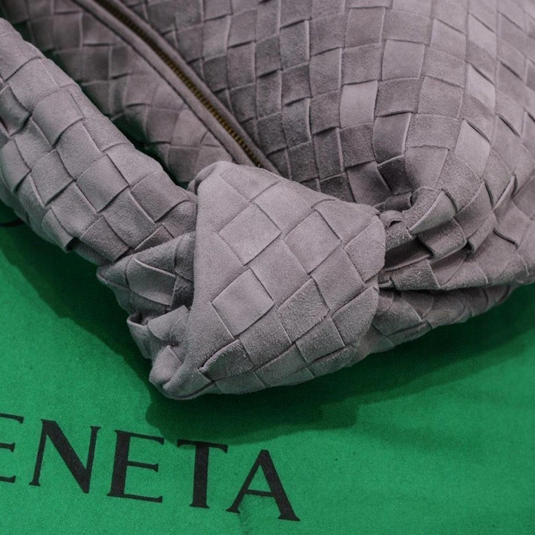 Lightweight Bottega Veneta Top Handle Bags 64121