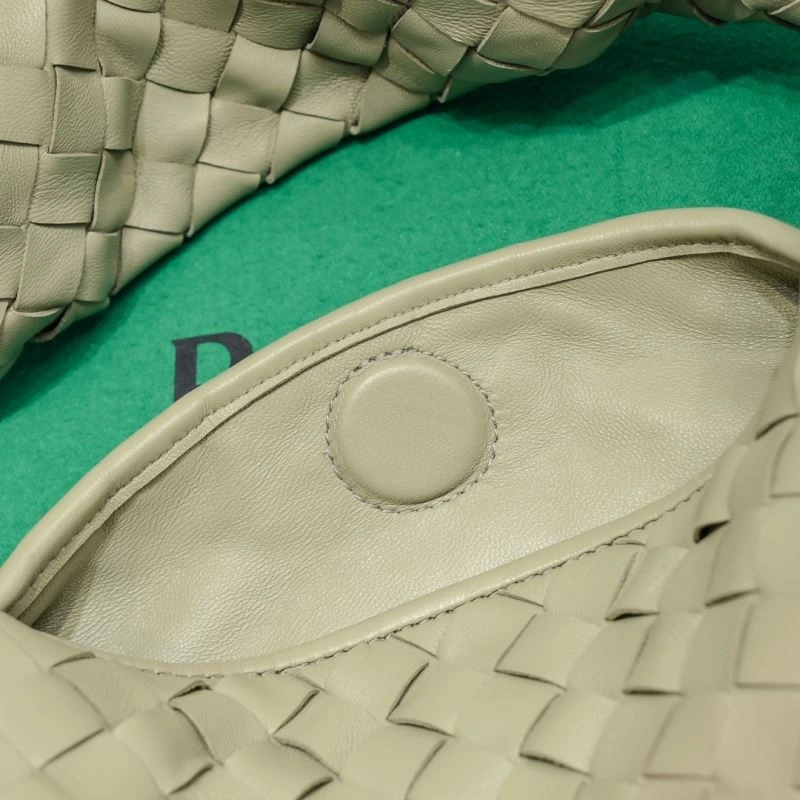 Sporty Bottega Veneta Top Handle Bags 64189