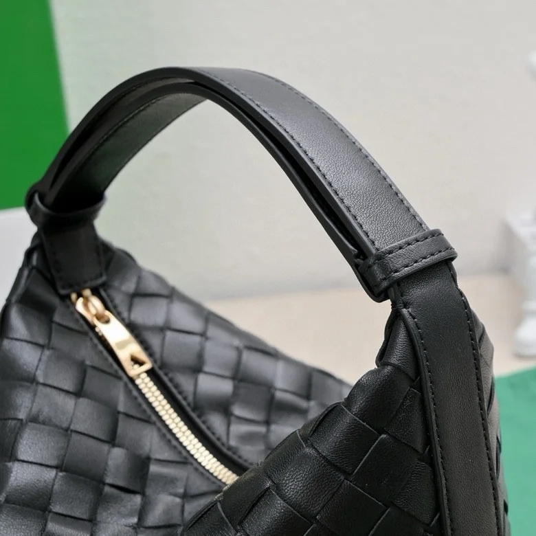 Comfortable Bottega Veneta Top Handle Bags 51837