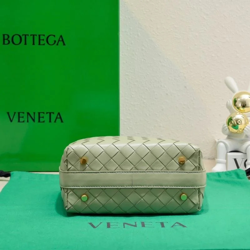 Refined Bottega Veneta Top Handle Bags 51833