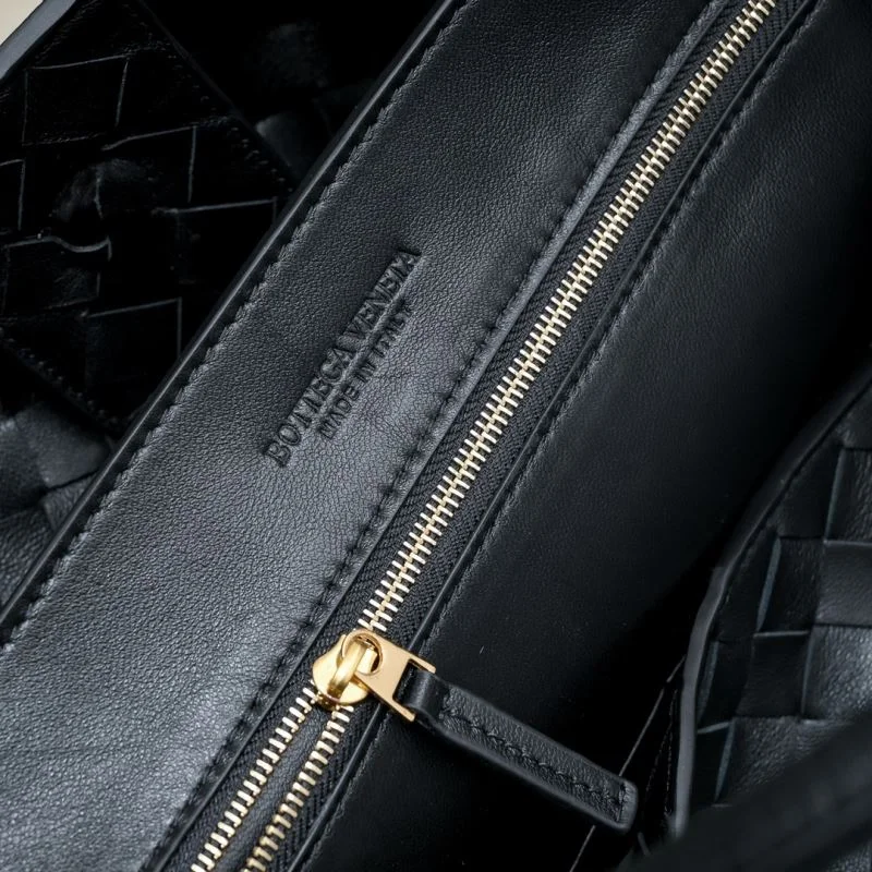 FastDry Bottega Veneta Top Handle Bags 51821