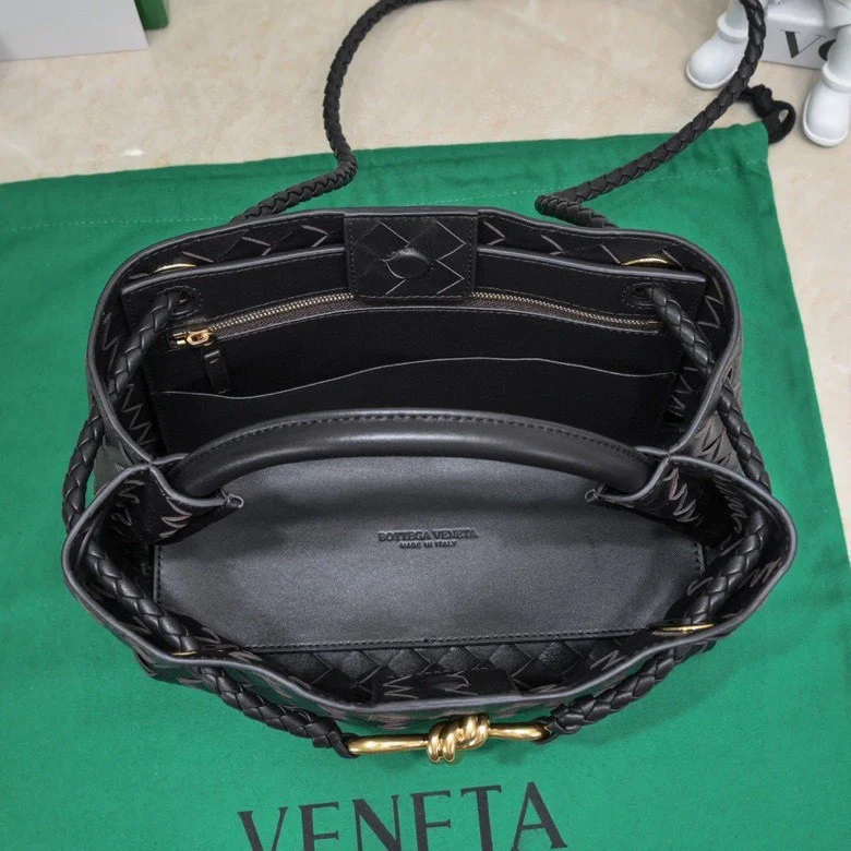Trendsetting Bottega Veneta Top Handle Bags 51840