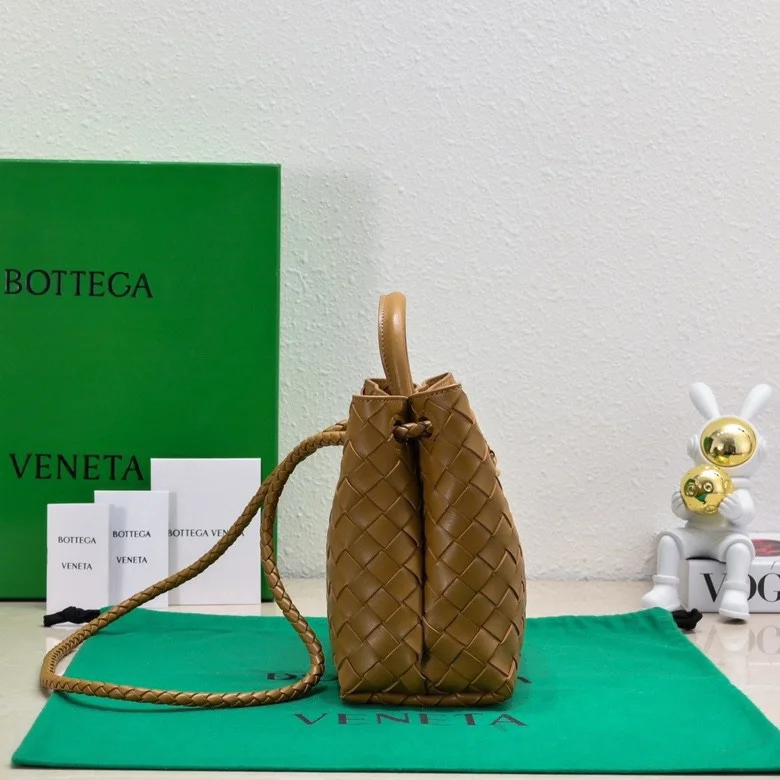 Modern Bottega Veneta Top Handle Bags 51799