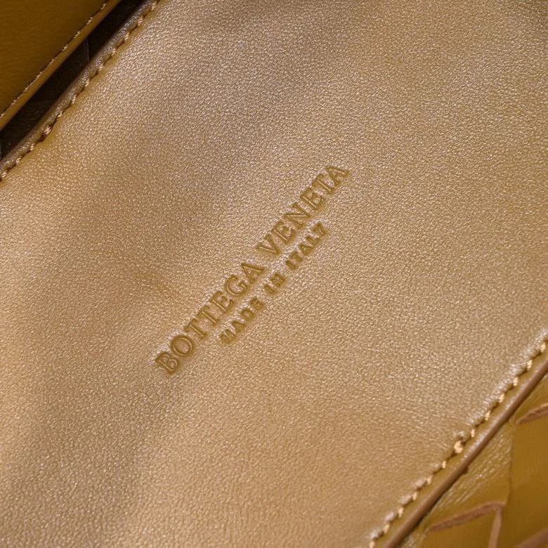 Modern Bottega Veneta Top Handle Bags 51799