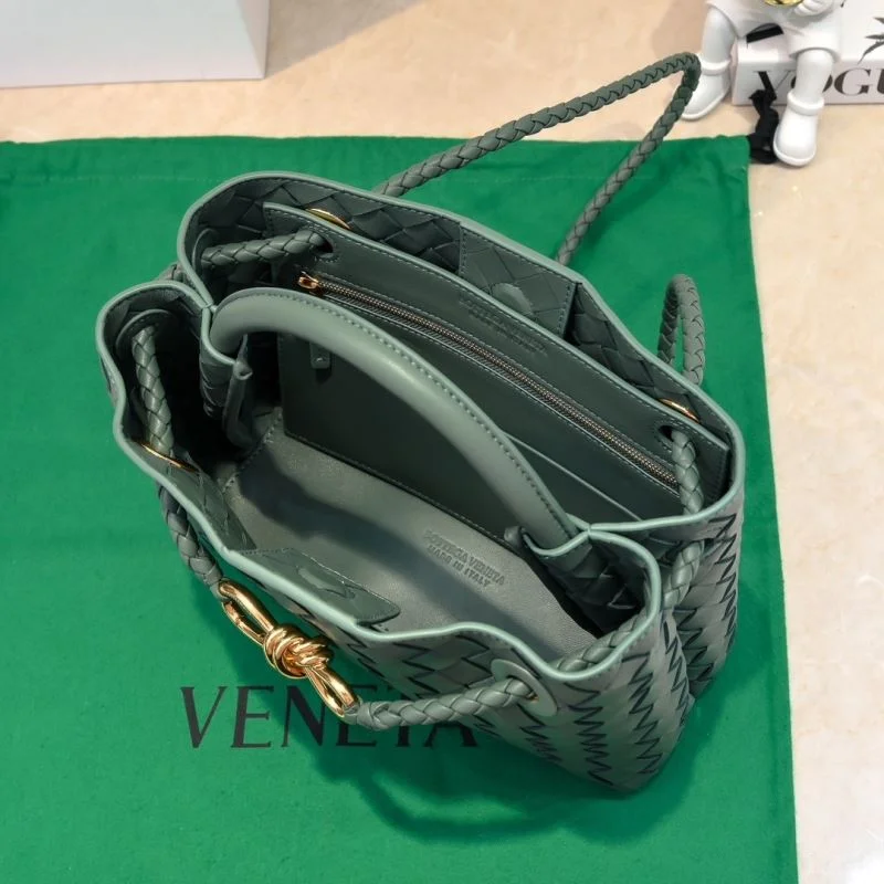 Unisex Bottega Veneta Top Handle Bags 51796
