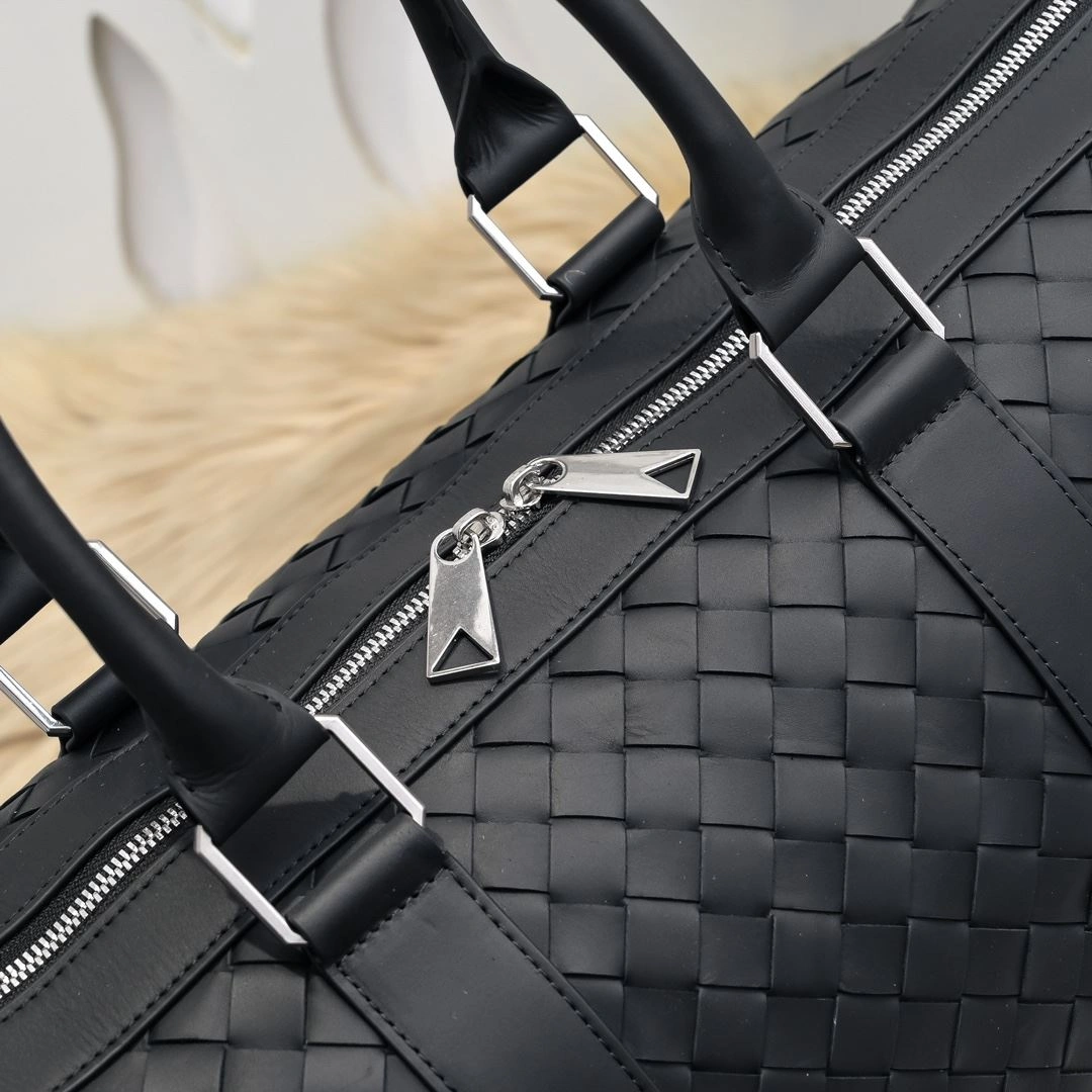 Bottega Veneta Travel Bags Sleek 91544