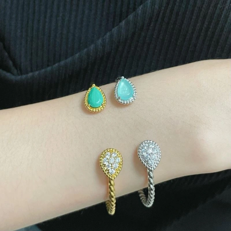 Elegant Boucheron Bracelets 212425