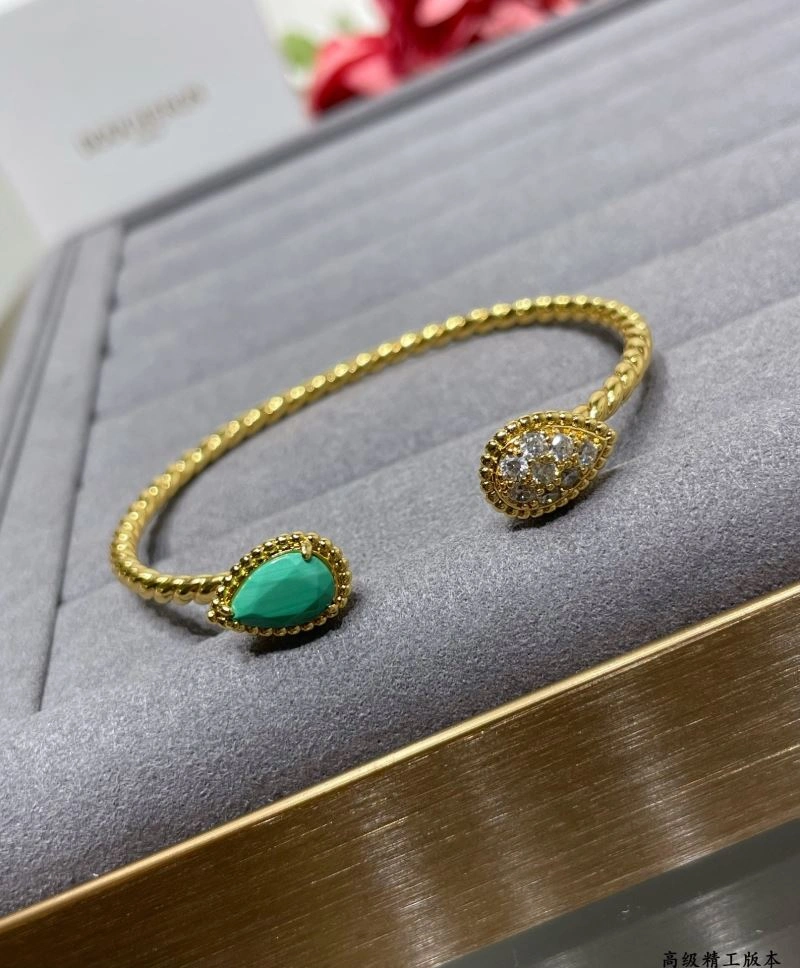 Elegant Boucheron Bracelets 212425
