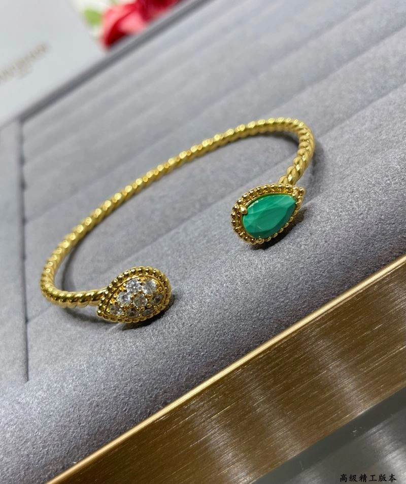 Elegant Boucheron Bracelets 212425