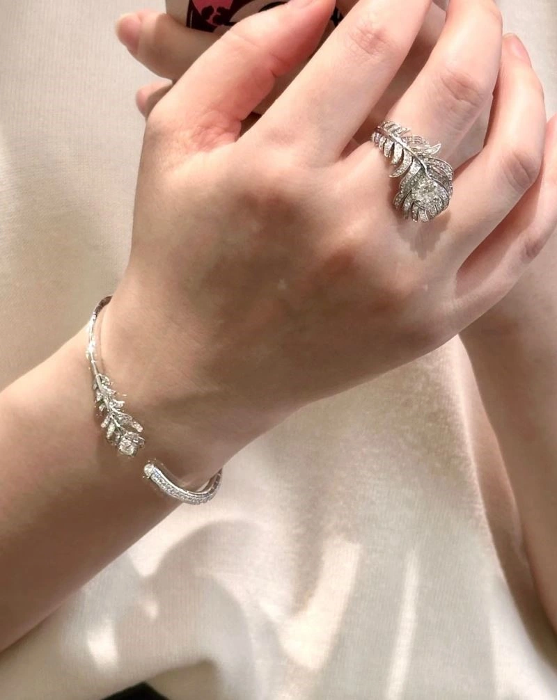 Flexible Boucheron Bracelets 210154