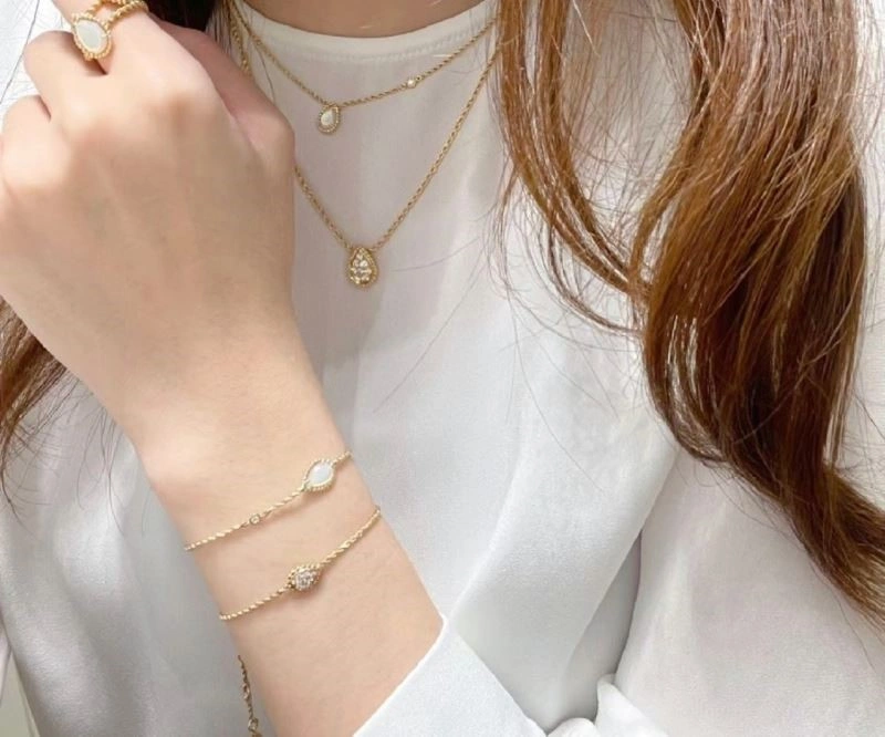 Attractive Boucheron Bracelets 210141