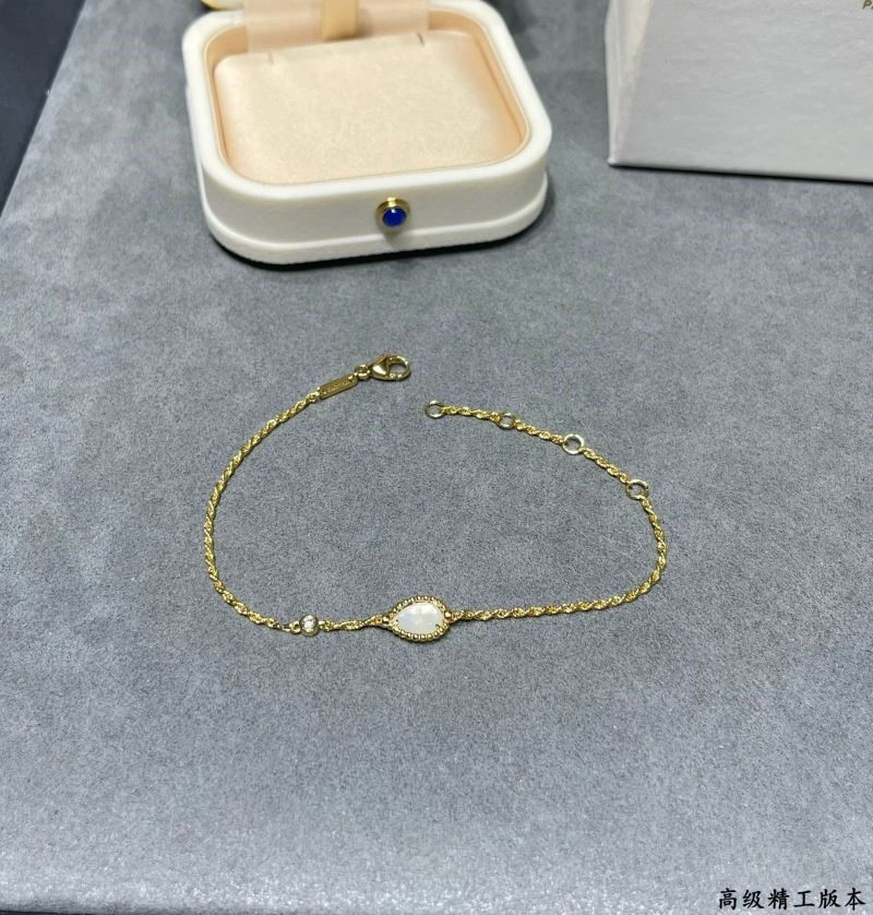 Attractive Boucheron Bracelets 210141