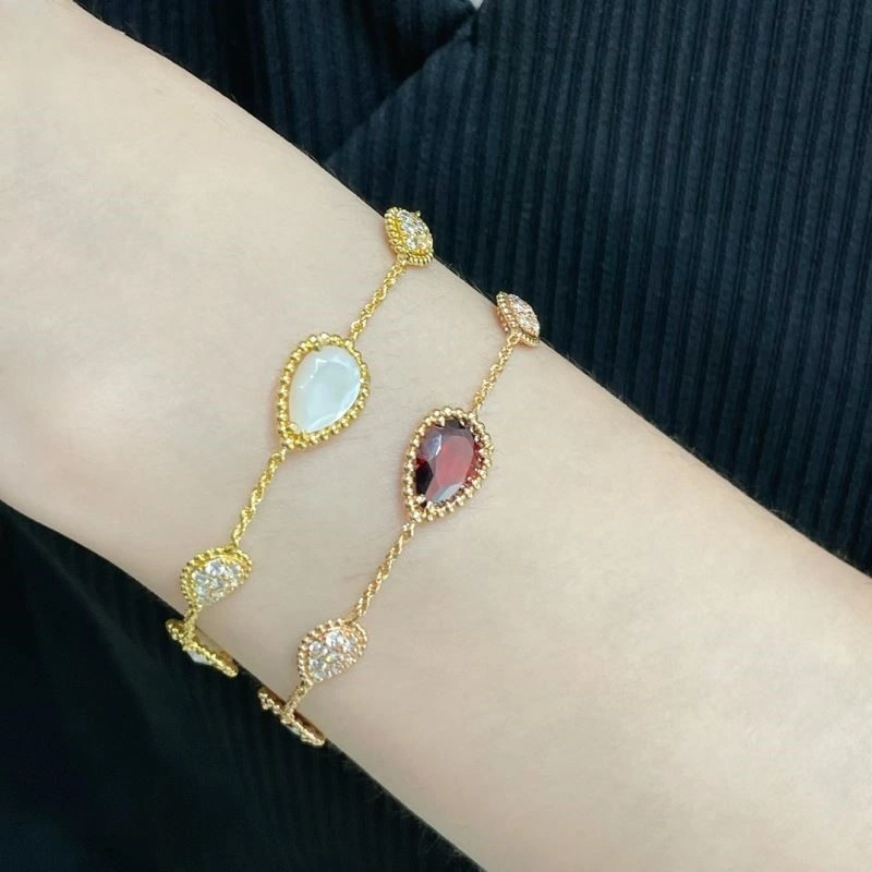 Lightweight Boucheron Bracelets 210136
