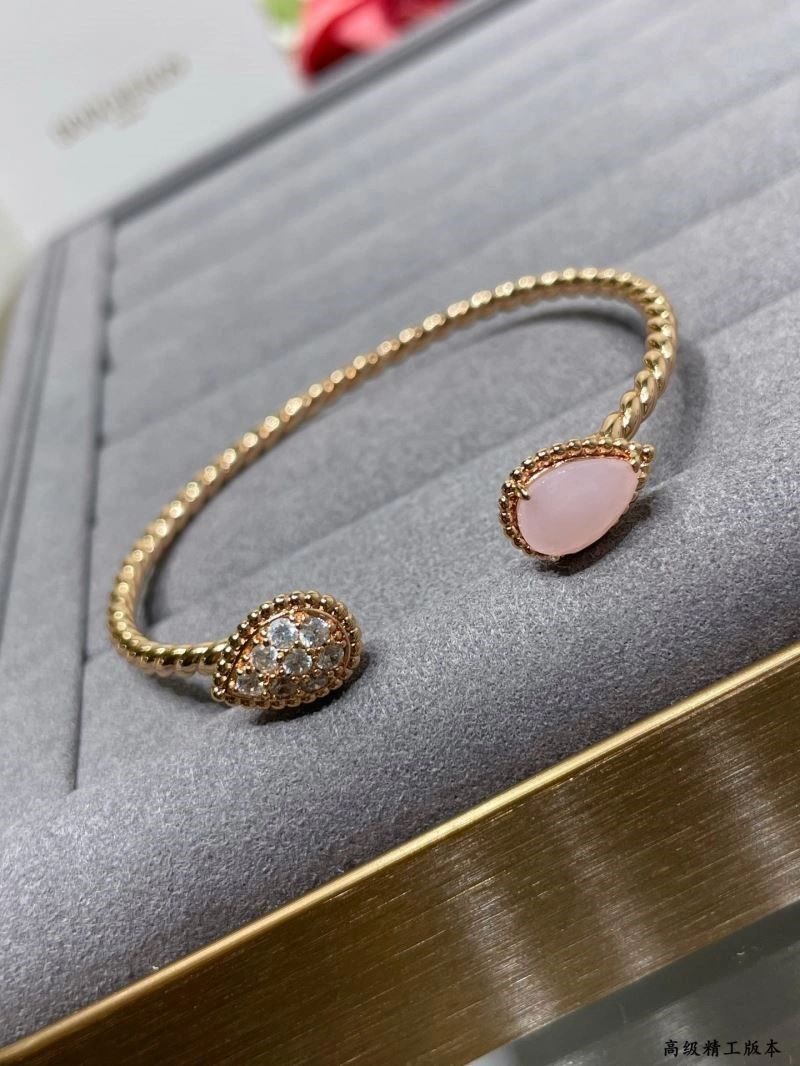 Premium Boucheron Bracelets 210133