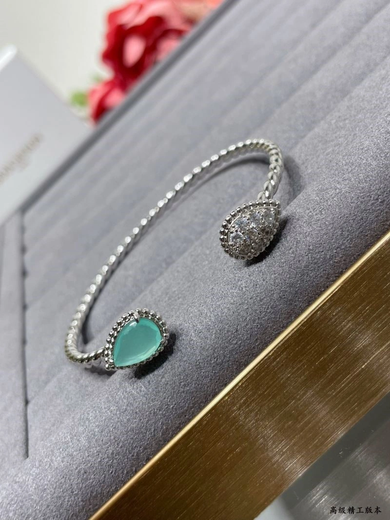 Boucheron Bracelets Chic 210142