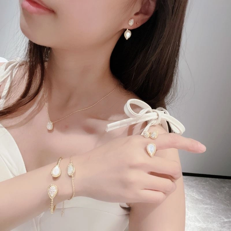 Boucheron Earrings ModernLook 214358
