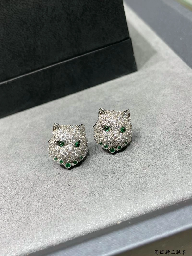 Sporty Boucheron Earrings 214349