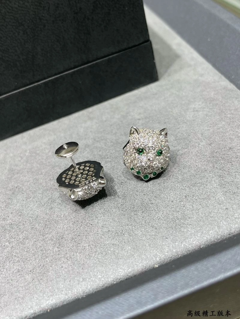 Sporty Boucheron Earrings 214349
