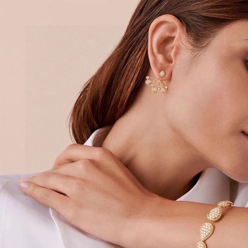 Neat Boucheron Earrings 214347