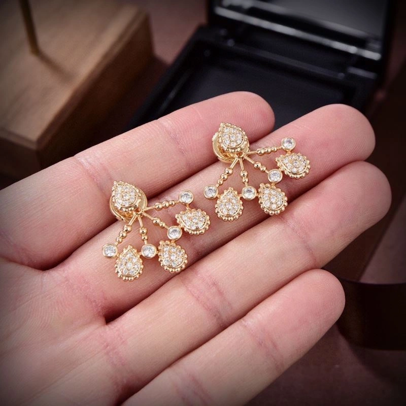 Neat Boucheron Earrings 214347