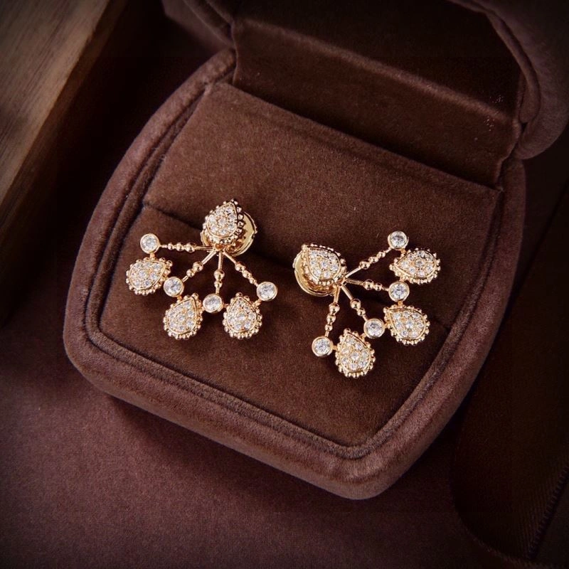 Neat Boucheron Earrings 214347