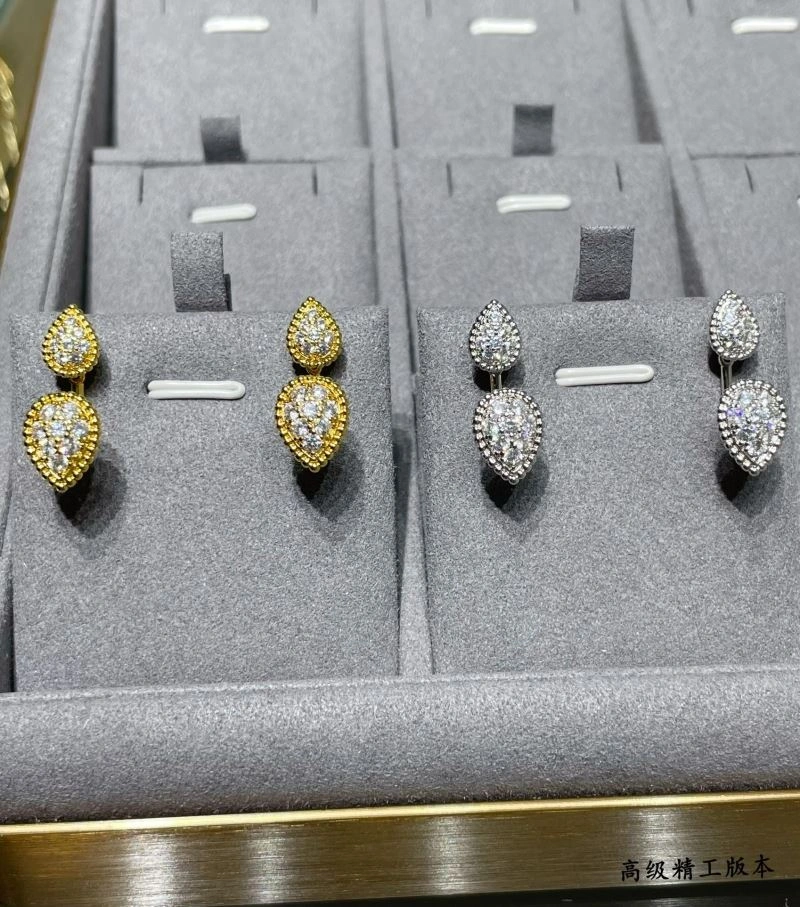 Functional Boucheron Earrings 212659