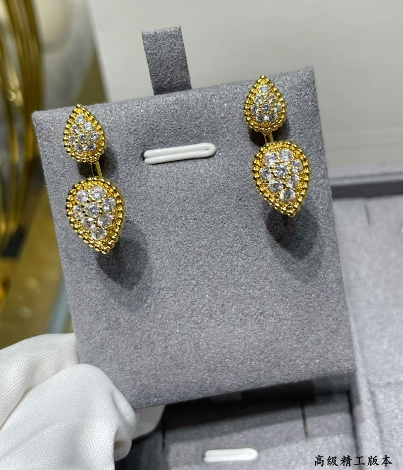Functional Boucheron Earrings 212659