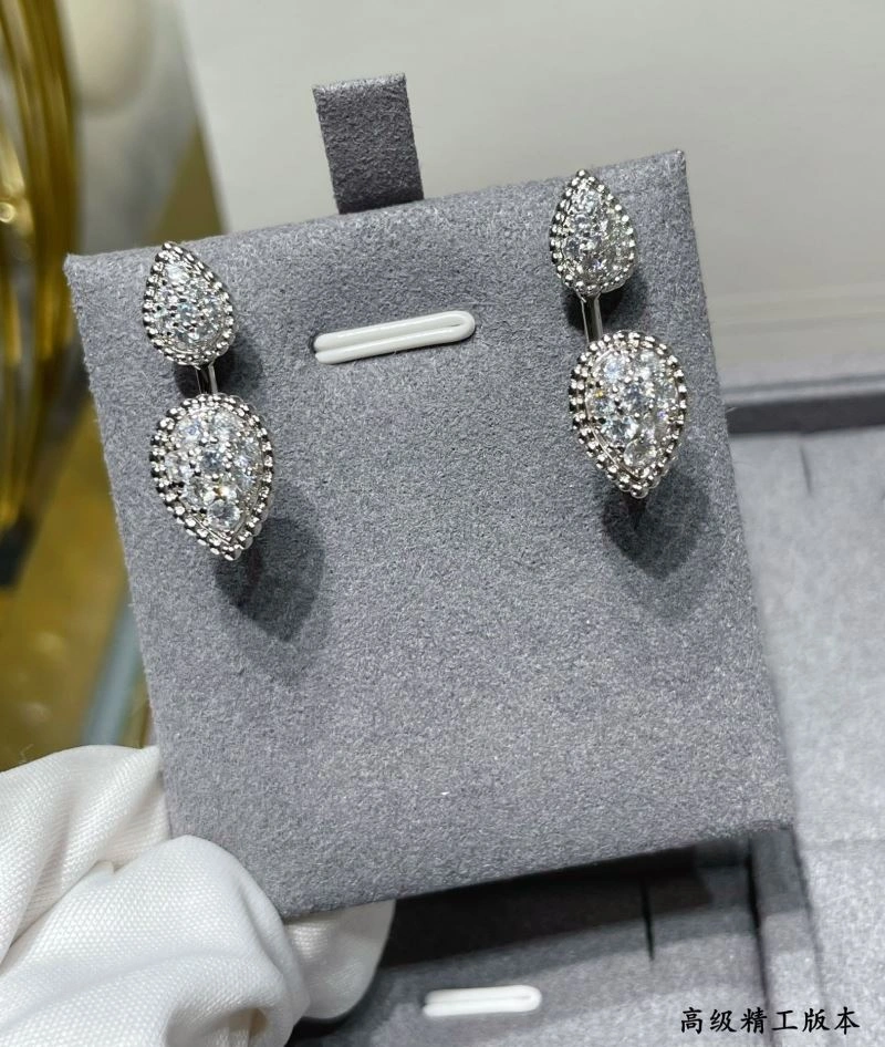 Functional Boucheron Earrings 212659