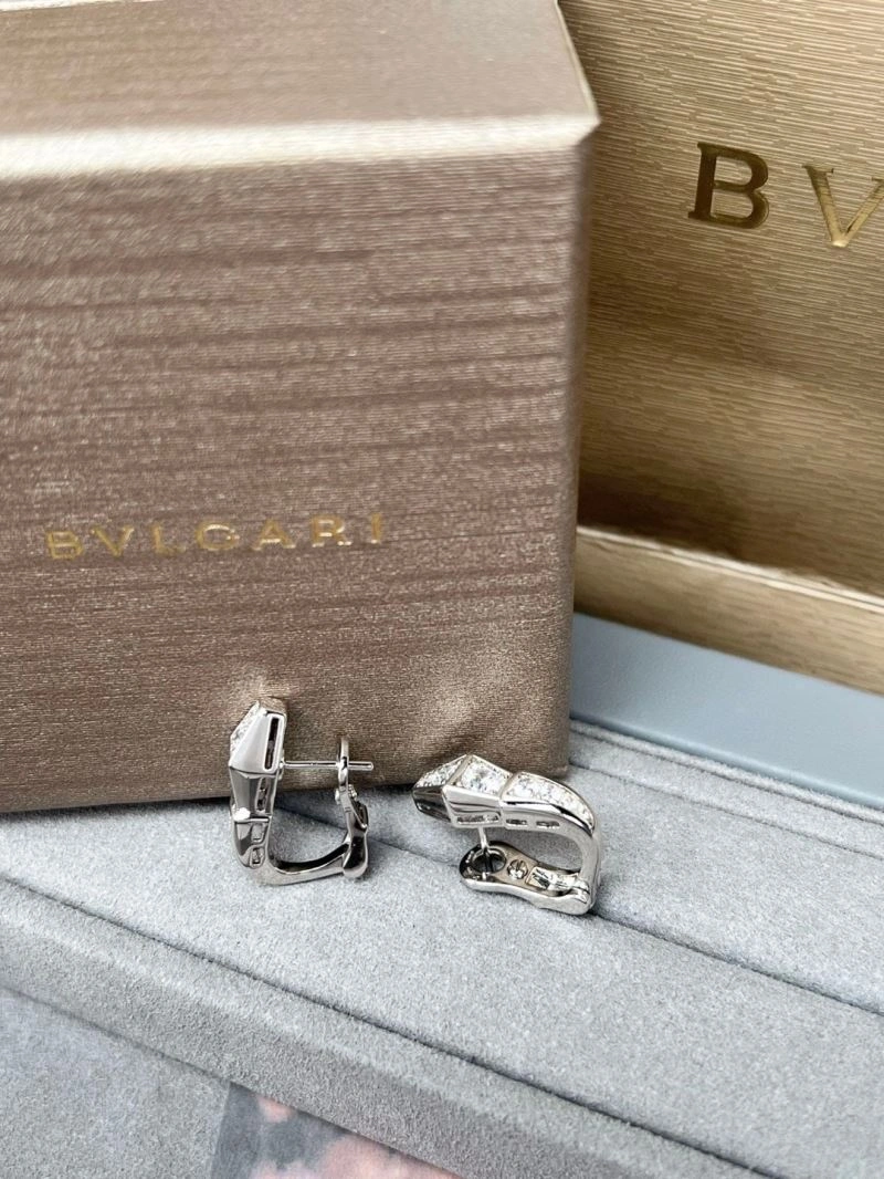Effortless Boucheron Earrings 212417
