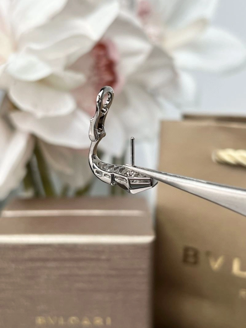 Effortless Boucheron Earrings 212417