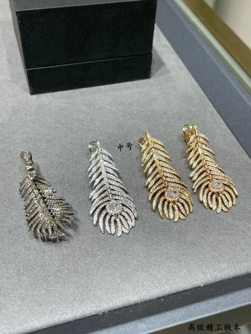 Elegant Boucheron Earrings 212412