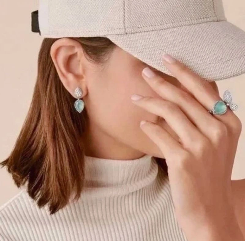 Flexible Boucheron Earrings 212405
