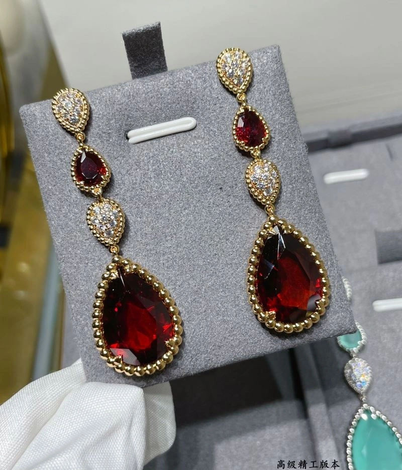 Boucheron Earrings TimelessDesign 212406