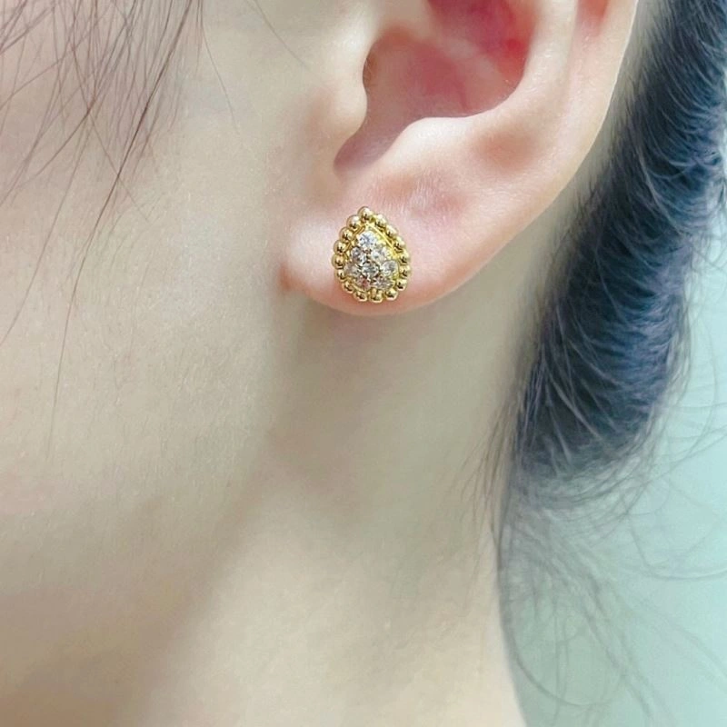 Comfortable Boucheron Earrings 212399
