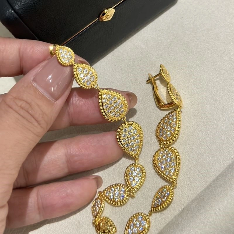 MoistureWicking Boucheron Earrings 210125