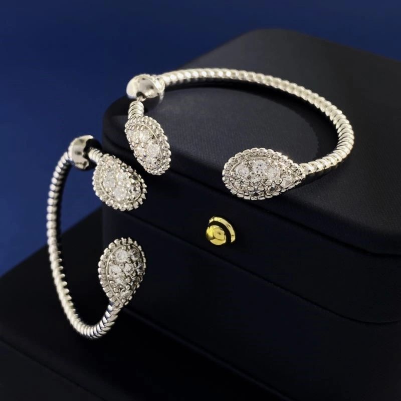 Boucheron Earrings MoistureWicking 210122
