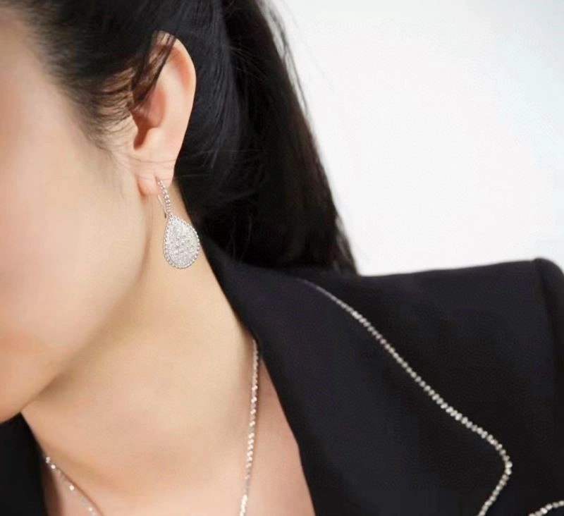 Boucheron Earrings Lightweight 210121