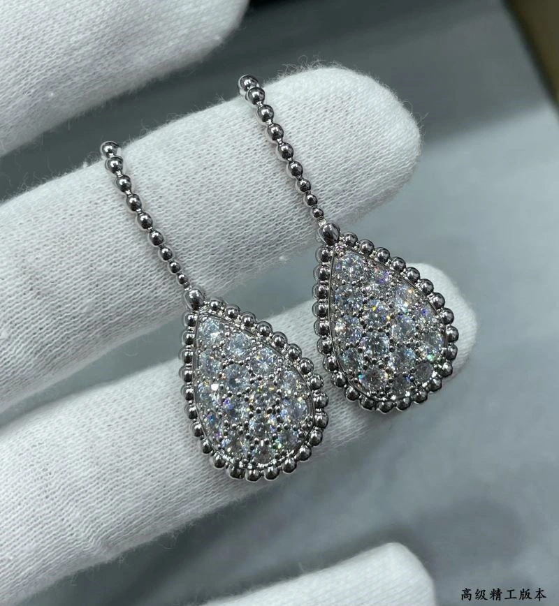 Boucheron Earrings Lightweight 210121