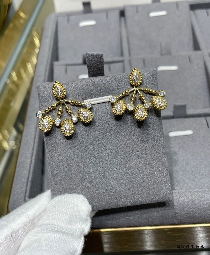Lightweight Boucheron Earrings 210139
