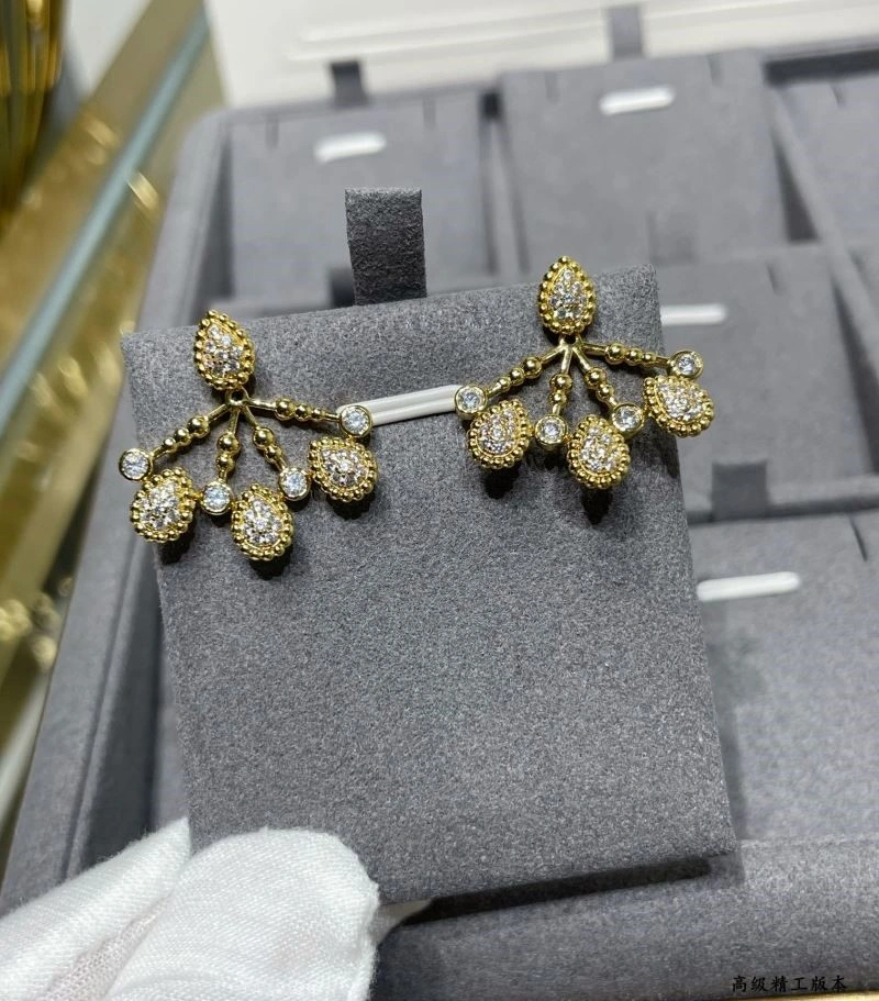 Lightweight Boucheron Earrings 210139