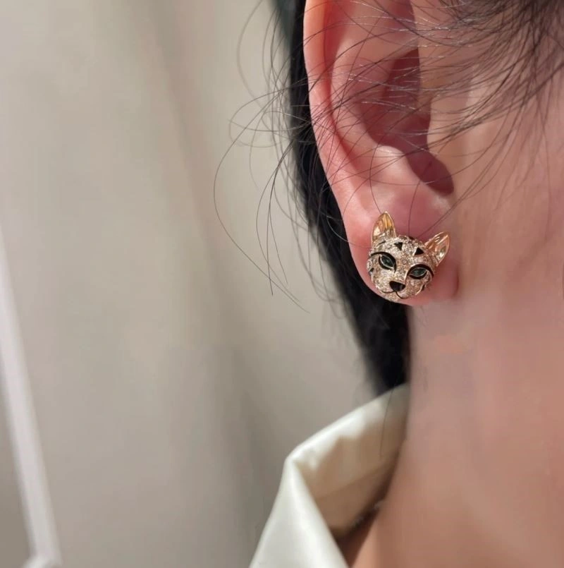 Neat Boucheron Earrings 210097