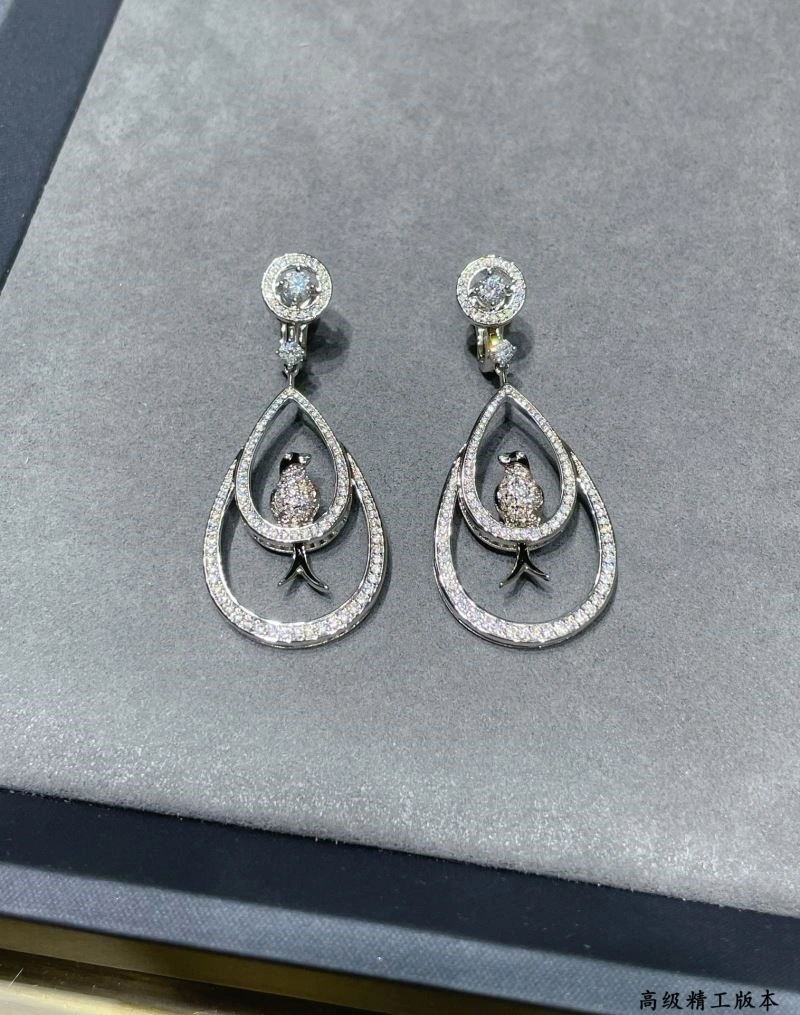 Boucheron Earrings Unique 210094