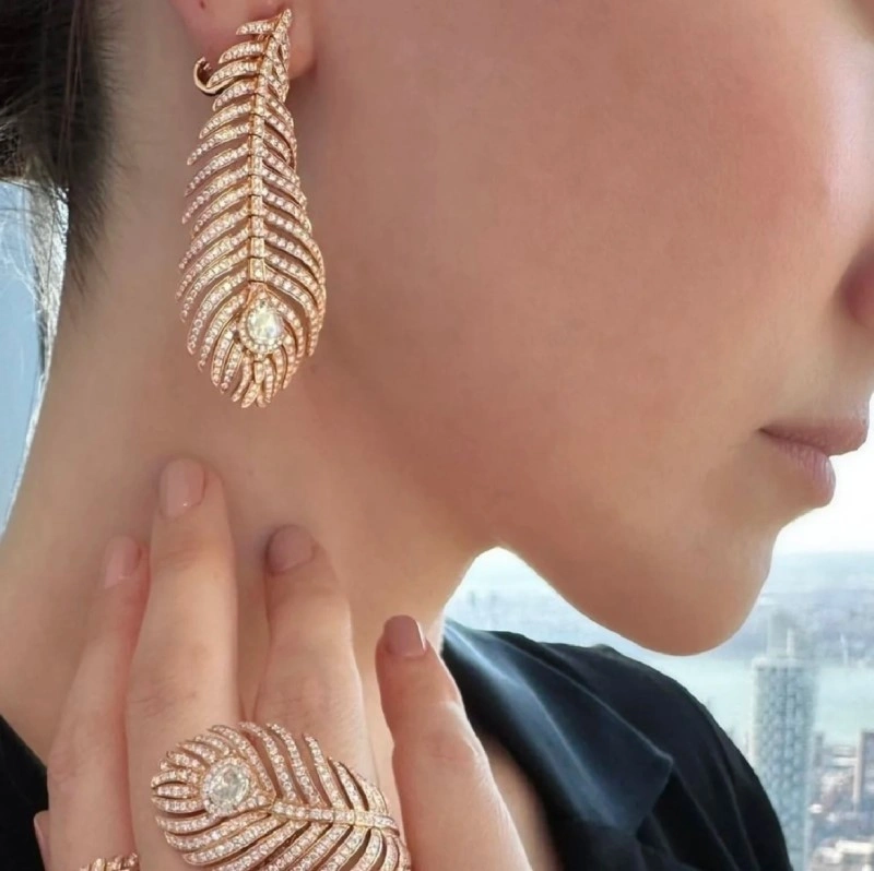 Minimalist Boucheron Earrings 208178