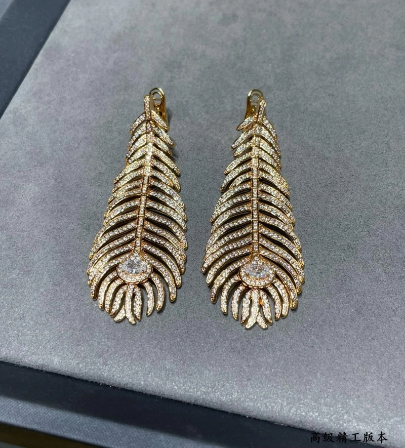 Minimalist Boucheron Earrings 208178